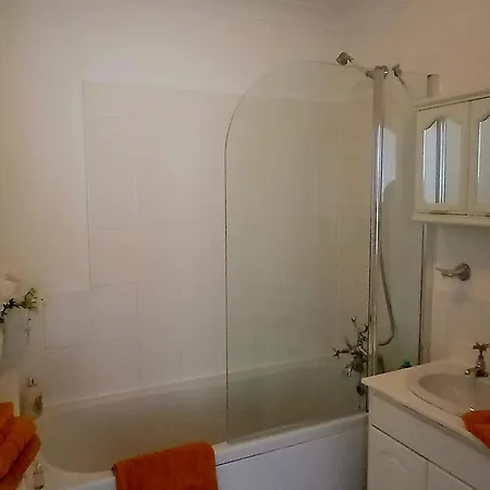 Romantic Breaks And Bus Stopovers For 2 In N Yorks Appartement